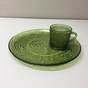 Anchor hocking, Soreno, Green, snack plate with cup, Pressed Bark pattern, 1960&#39;s.