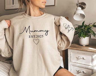 Sweat personnalisé pour maman chat, noms de chat personnalisés sur le pull sur la manche, cadeau mignon pour maman chat, cadeau pour les amoureux des animaux de compagnie, sweatshirt col rond personnalisé pour maman