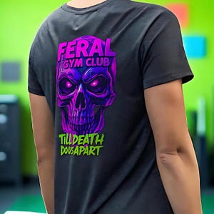 Camiseta de gimnasio con calavera, camiseta para ejercitar los músculos, camiseta con juego de palabras Workou, camiseta de entrenamiento para esposa, regalo de entrenamiento con pesas, camiseta de gimnasio para novia, mamá que levanta pesas