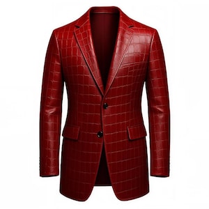 Peut inclure: Un blazer en cuir rouge avec un motif texturé en forme de crocodile. Le blazer a une fermeture à deux boutons, des revers crantés et deux poches avant. Les manches ont des poignets boutonnés. La veste est de couleur rouge foncé unie.