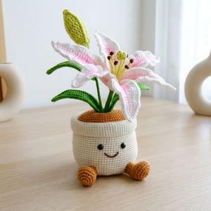 Cute Lily Flower Pot Crochet Pattern - Cute Crochet Flower Pot Home Decoration, Mothers Day Gift Amigurumi Tutorial, DIY Flower Pot