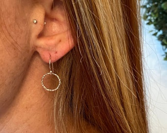 Small Circle Earrings - Sterling Silver Threaders - Open Circle - Dainty Earrings - Minimalist Jewelry - Everyday Earrings