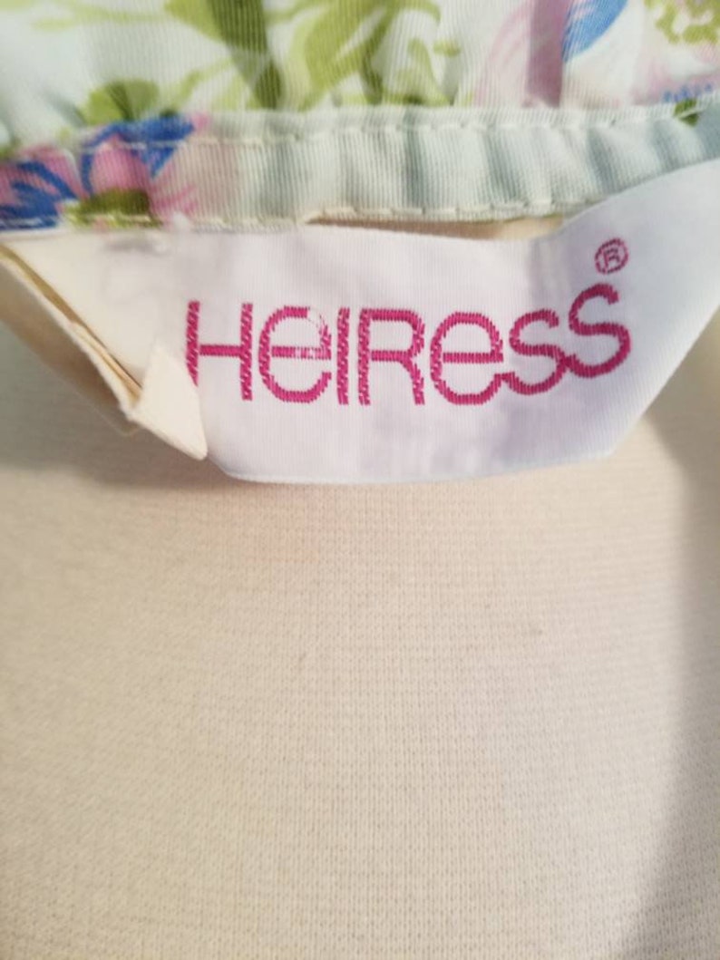 Vintage House Dress Robe with Pearl Snap Buttons Pastel Floral size Medium made by Heiress