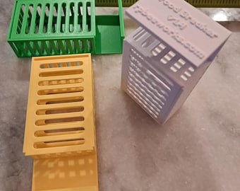 Honey Bee Queen Isolation Cage: Mite Control Brood Breaker