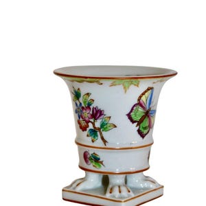 Herend Queen Victoria Urn
