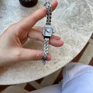 Reloj de cuarzo bicolor para mujer: elegante reloj con pulsera de oro y plata, esfera rectangular, regalo para ella, reloj minimalista, regalo para esposa.