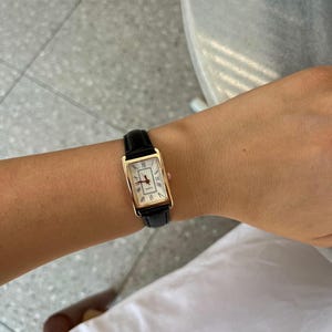 Orologio da donna in stile vintage: cassa rettangolare, quadrante con numeri romani, cinturino in similpelle, orologio classico al quarzo, regalo retrò per lei, regalo per la migliore amica