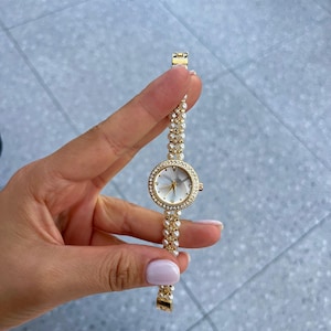 Gold Pearl Women’s Watch – Elegant Crystal Bracelet Watch – Dainty Round Quartz Gift Watch for Her, Bestfriend gift or Wife gift