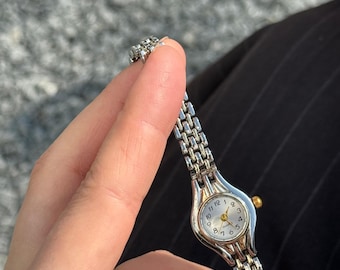 Minimalistische Damenarmbanduhr: Quarzuhr mit rundem Gesicht, Geschenk für Sie