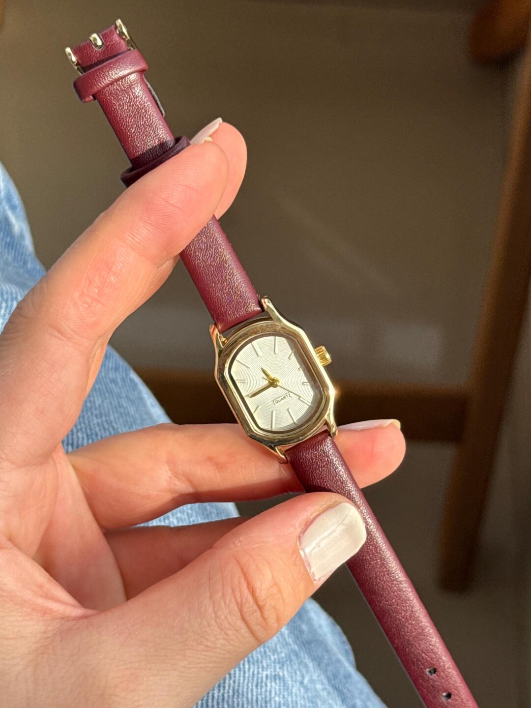 Women\'s Quartz Analog Watch - Gold-Tone Oval Case with Leather Strap Elegant and fashionable ladies watch simple smooth dial oval  main image 2