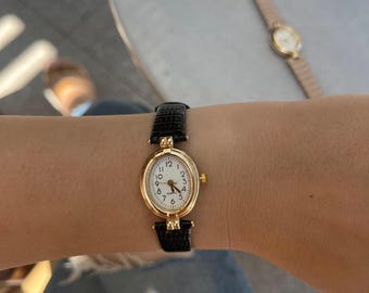 Kleine Gold Oval Uhr: Minimalistische Kunstleder Armbanduhr, Armbanduhr, Geschenk für Sie
