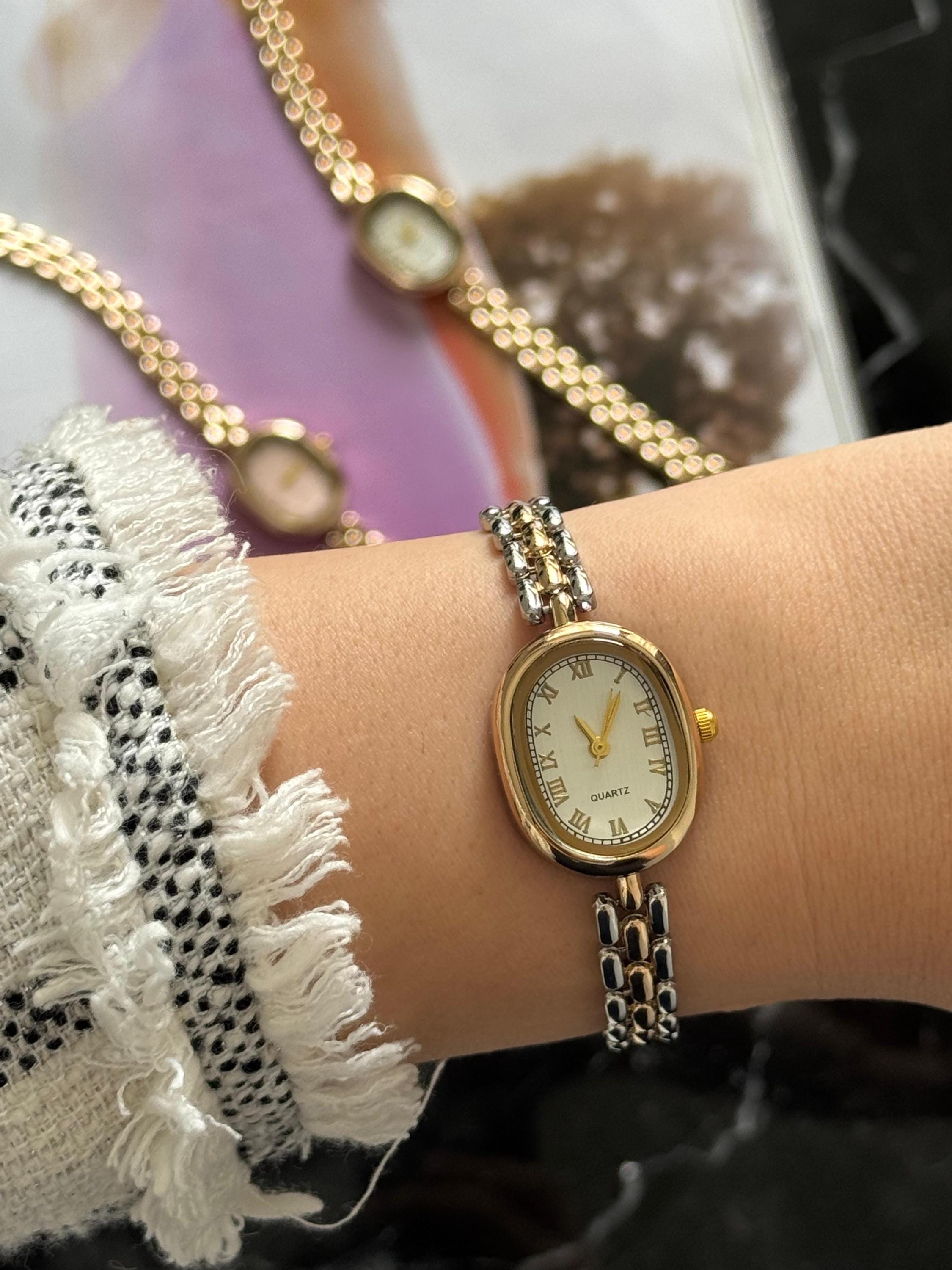 Women\'s Quartz Wrist Watch with Gold Tone Stainless Steel Bracelet Buy Invicta Wildflower 48959 Women main image 4