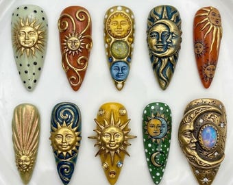 Uñas postizas celestiales de sol y luna hechas a mano / Caras doradas 3D, espirales y gemas de ópalo / Uñas largas de aguja con un toque bohemio vintage de bruja