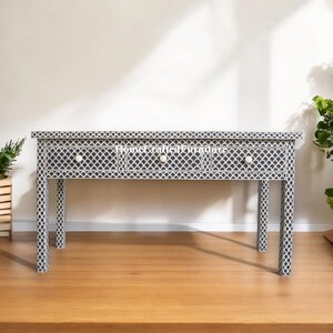 Inlegwerk met been visschaalontwerp consoletafel met 3 lades zwart