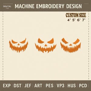 Op de afbeelding: Machine borduurontwerp met drie oranje pompoengezichten met gekartelde randen en driehoekige ogen. De tekst "CUSTOM SIZE" wordt weergegeven boven de maten 10 cm, 13 cm, 15 cm en 18 cm. De woorden "MACHINE EMBROIDERY DESIGN" staan bovenaan.
