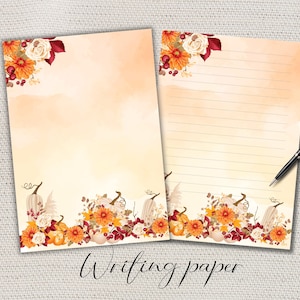 Op de afbeelding: Twee vellen schrijfpapier met een herfstthema. Het papier heeft een crèmekleurige achtergrond met een aquarel wassing. De onderste rand heeft pompoenen, bloemen en bladeren in oranje, wit en bordeaux. De tekst "Writing paper" staat onderaan.
