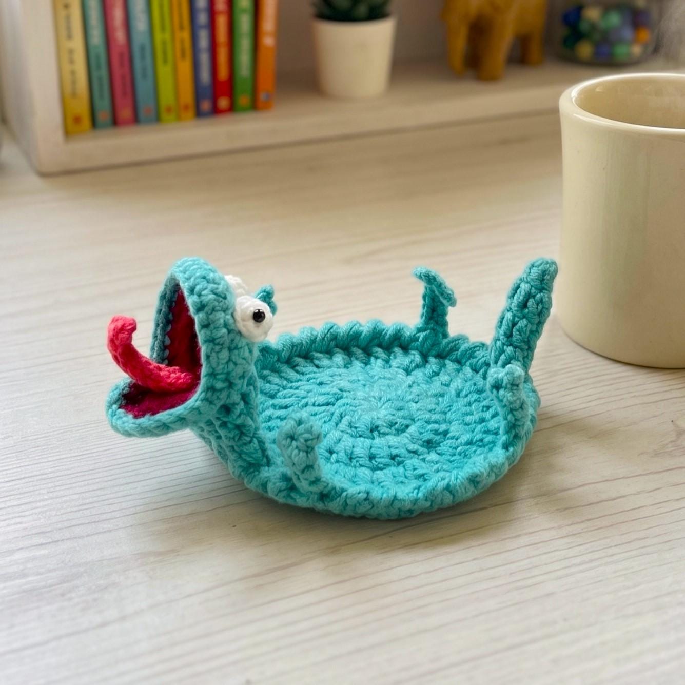 39 Lizard Crochet Patterns for Amigurumi Fans, Gifts, and Quirky Handmade Decor 3 Lizard Coaster Crochet