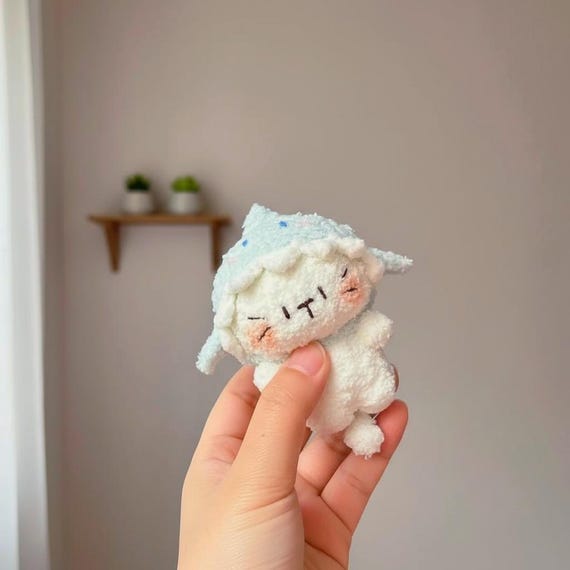Little Cat Bag Charm Crochet Pattern - Cat with Shark Hat Cute Crochet Amigurumi - Mini Kitty Keychain Crochet - Cute Animal Crochet Pattern