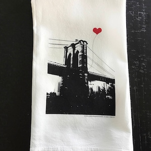 Brooklyn Bridge New York City cotton floursack tea towel, Hostess Gift, Housewarming, Dish Towel, Kitchen Towel, Textiles, Hand Towel