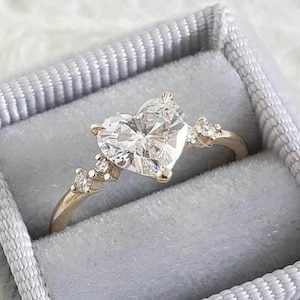 2CT Heart Cut Modern Colorless Moissanite Solitaire Ring Wedding Ring Gift for her Heart Shaped Simulated Diamond 925 Silver Engagement Ring