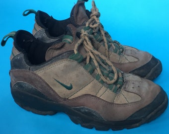 retro nike hiking boots