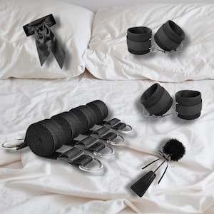 Adjustable Under-Bed Restraint System with Padded Cuffs – 7-Piece Set with Blindfold, Feather Paddle & Versatile Nylon Straps