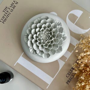 Dahlia Flower Passive Diffuser - Minimalist Concrete Essential Oil Stone
