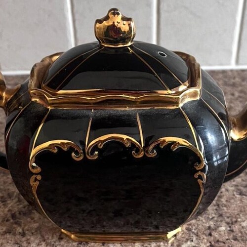 ☆UCAGCO　CHINA　手書き湖畔白鳥風景図飾り皿☆　サイン入り　オキュパイドジャパン 手描きの湖の白鳥の皿 - Etsy 日本