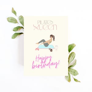 Carte d'anniversaire Pilates - A6 imprimable - Carte de voeux numérique amusante pour elle - Beau cadeau Pilates Queen - Carte bien-être à télécharger