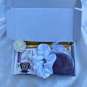 Gift Box – Lip Care, Tea, Scrunchie & Rose – Pamper Box for Her – Letterbox Gift – Birthday, Thank You or Get Well Gift
