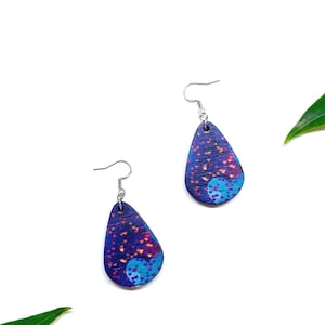 Boho Teardrop Wooden Earrings – Colorful Lightweight Dangle Earrings for Women – Handcrafted Statement Gift for Her – Artsy Jewelry