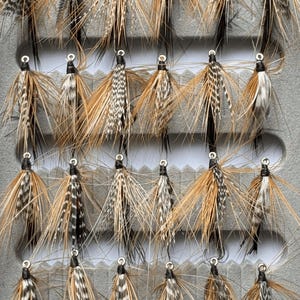 Lot De Mouches De Pêche à La Mouche Antiques - Montées Main - Michigan - Voir Photos