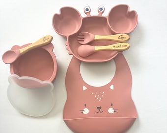 Set repas assiette et couvert pour enfant personnalisé -couvert en bois -cadeau de naissance, baptême, Noël - assiette silicone bébé