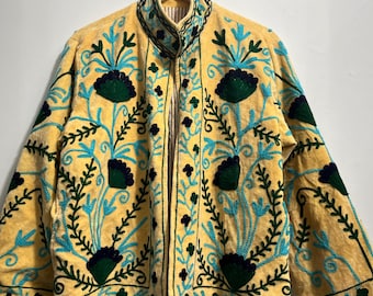 Suzani-jacka i sammet; Handgjorda ytterkläder med bohemiskt broderi, Bohemisk bomullsjacka för kvinnor till jul