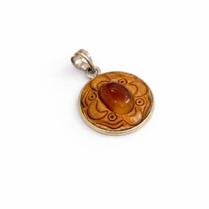 Natural Onyx Stone Pendant – Hand Carved Round Necklace – Artisan Jewellery