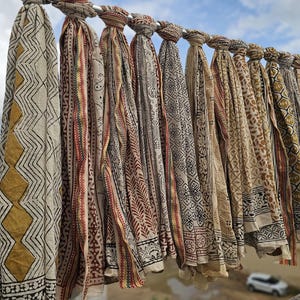 Wholesale Lot 100% Cotton Indian Hand Block Print Beach Sarongs Soft Voile Fabric Summer Pareo Silk Border (Zari) Bagru Scarfs Assorted