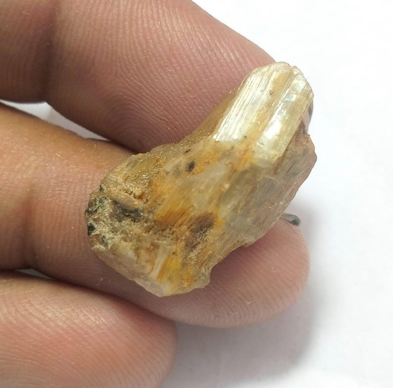 Zultanie Raw Turkish Zultanite Diaspore, 23 X 12 MM, 10 Carats - Etsy UK