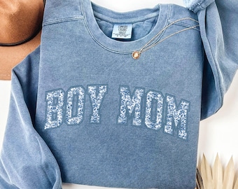 Comfort Colors® Junge Mom Sweatshirt, Toile Floral Boy Mama Shirt, Schwangerschaftansage Junge, Mama von Jungen Pullover, Geschenk zum Muttertag