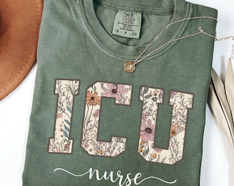 Camiseta Comfort Colors para enfermeras de UCI, camiseta bohemia floral para enfermeras de cuidados intensivos, regalo para enfermeras de cuidados críticos de UCI, atuendo de enfermería, agradecimiento médico.