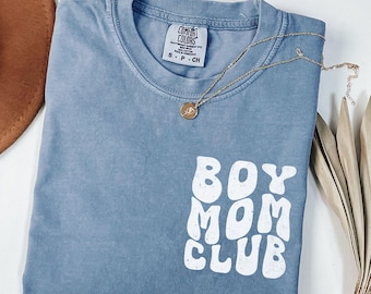 Comfort Color® Junge Moms Club Shirt, Junge Mama Shirt, Schwangerschaftansage Junge, Mama Leben Shirt, Muttertagsgeschenk, süßes Mama T-Shirt, Mama Geschenk