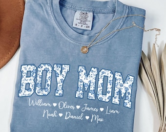 男の子の名前入りパーソナライズドボーイママシャツ、トワル花柄ボーイママTシャツ、妊娠発表ボーイ、男の子のママシャツ、母の日ギフト