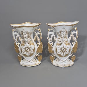 Pair of Vieux Paris porcelain vases with gilt floral decoration – 19th century French antique vase set