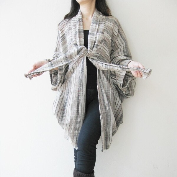 Kimono... hand woven gray coat / shawl