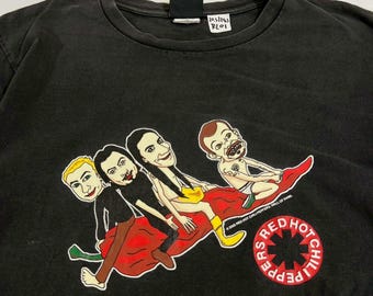 Vintage 2005 Red Hot Chili Peppers  Shirt size M-L  RL01