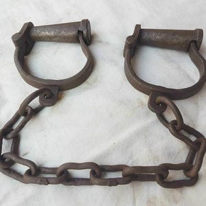 Handcuff Handcrafted Heavy Chain Leg Cuffs Lock Key Handcuff Vintage Old Antique Iron