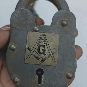 Antique Style Padlock Brass Logo 4.5 Inches Heavy Vintage Padlock with Keys