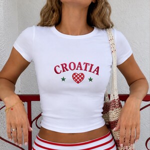 Kroatien broderad babytröja | Y2K kroatisk skjorta | Kroatien fotbollsmall, latinamerikansk Y2K sommaroutfit, flaggtopp, present till henne bild 5