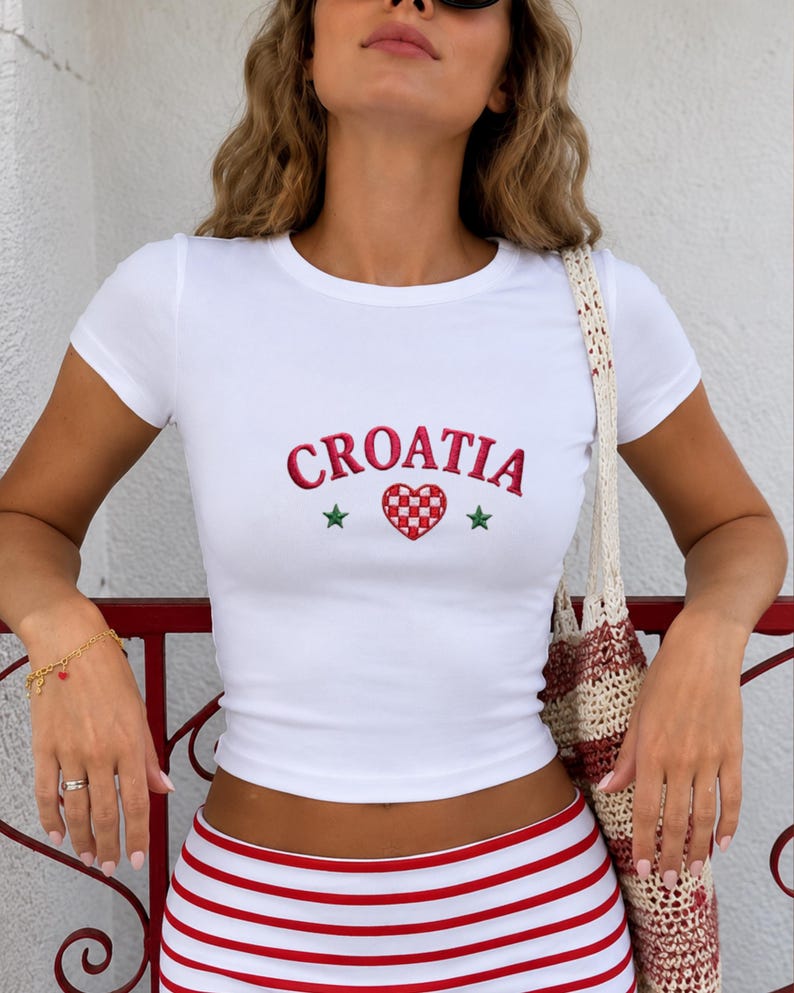 Kroatien broderad babytröja | Y2K kroatisk skjorta | Kroatien fotbollsmall, latinamerikansk Y2K sommaroutfit, flaggtopp, present till henne bild 5