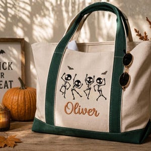 Sacola de lona personalizada para o Halloween com bordado e nome personalizado, estampa de esqueleto dançando, presente perfeito para a temporada assustadora de outono.