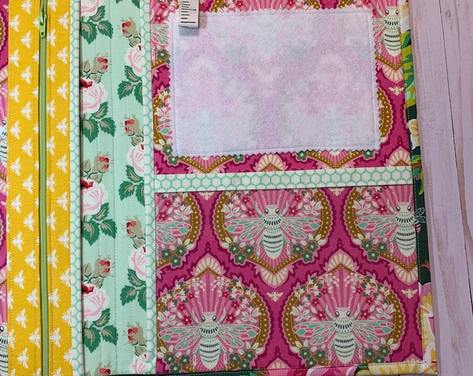 Large Cross Stitch Folder, Holds Floss, Bobbins and Patterns With Vinyl